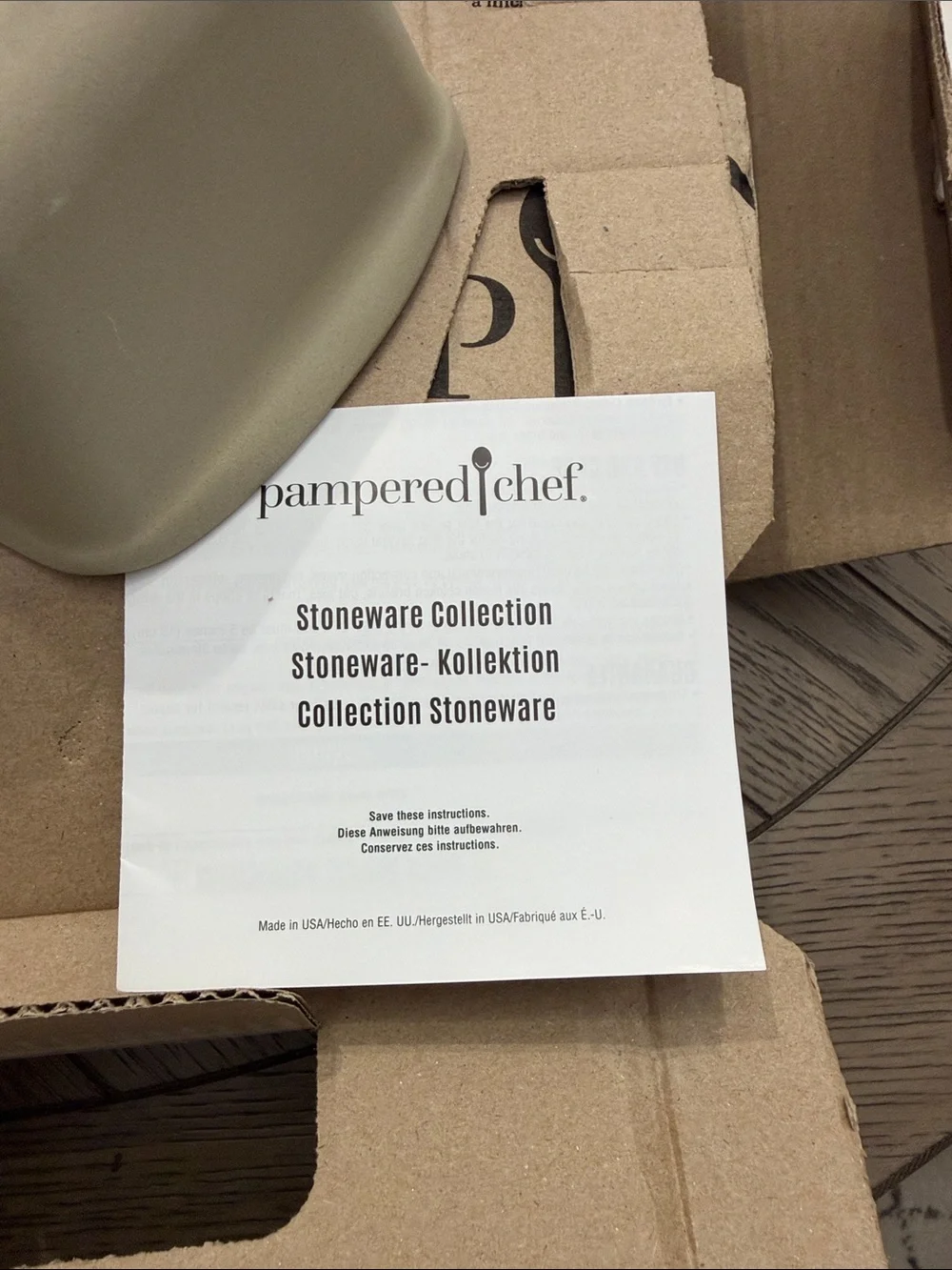 Pampered Chef Stoneware Dish in Light Taupe